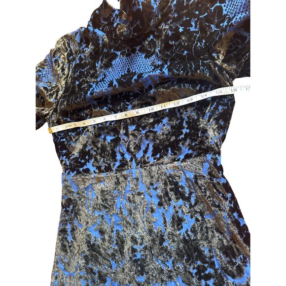 By Anthropologie Mock-Neck Velvet Mini Dress
blue Black 2 Velvet Burnout - Picture 4 of 9